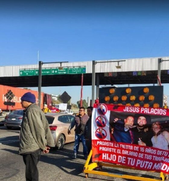 Trabajadores del SUTEyM bloquean la caseta de San Cristóbal nuevamente por falta de pagos